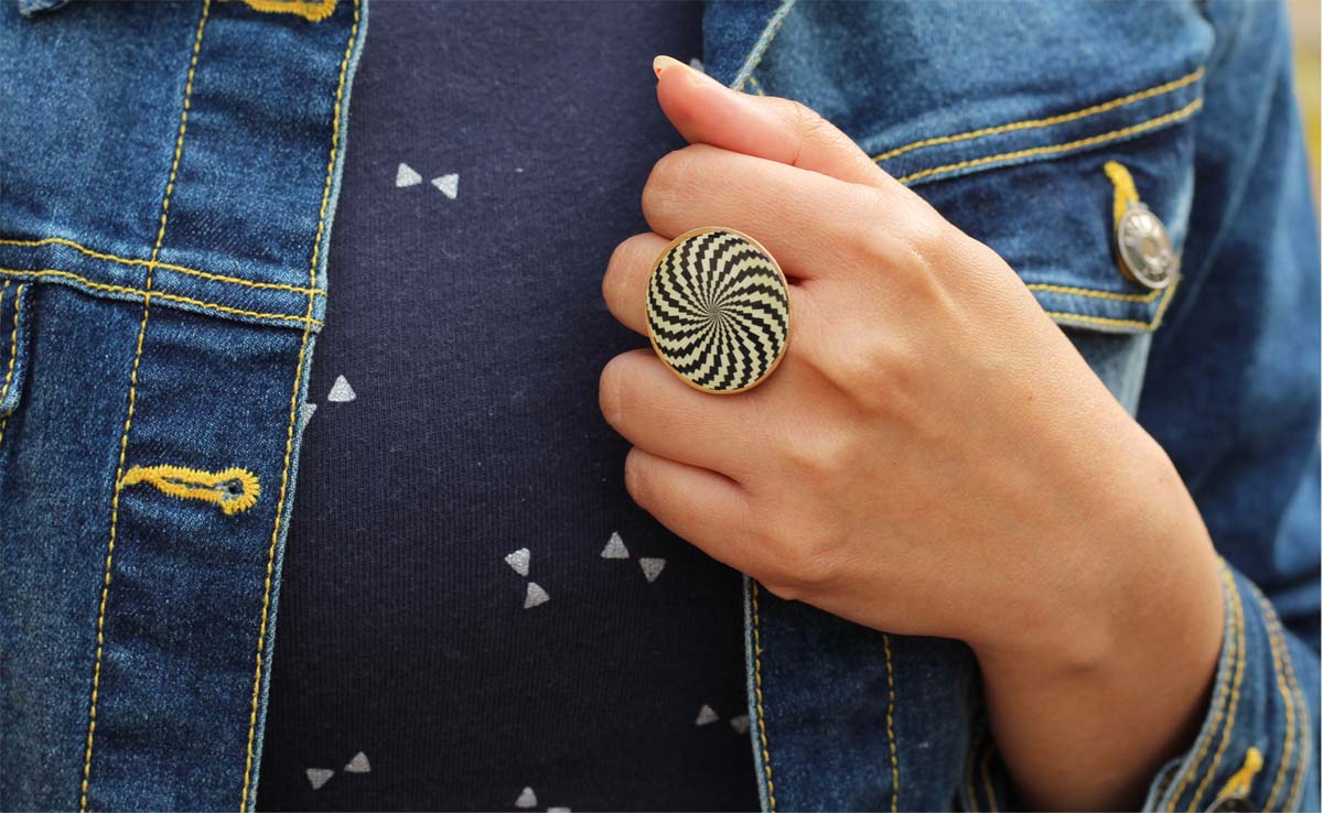 Round Brass Statement Ring with Chequered Monochrome Pattern - Resizable - Women Accessories / Gifts for Her - Buy in Bulk Wholesale